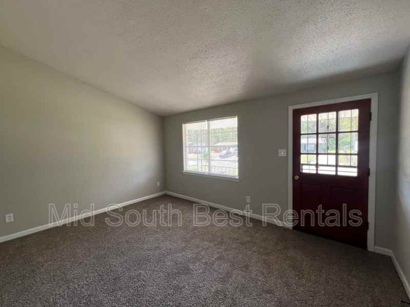 3942 Maynard Dr - Photo 2 of 8