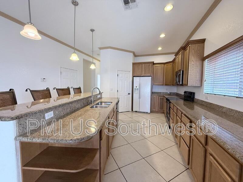 926 Stahlman Dr - Photo 5 of 38