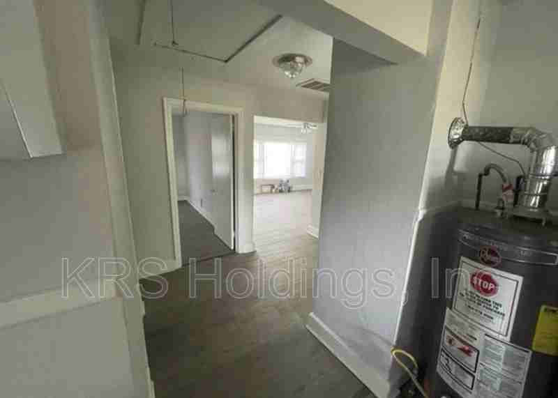 612 46th St - Photo 6 of 10