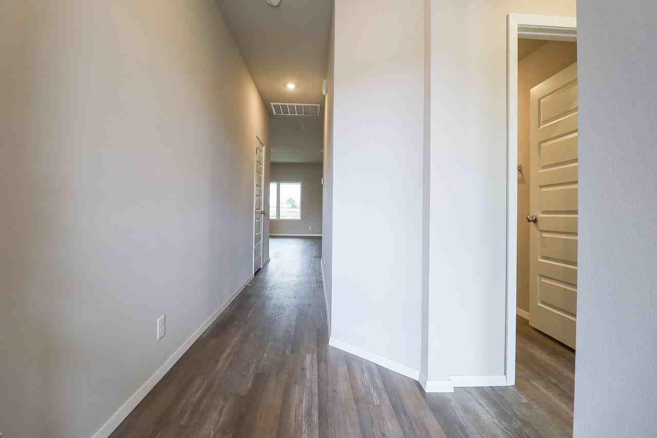 1327 E Honolulu Pl - Photo 3 of 35