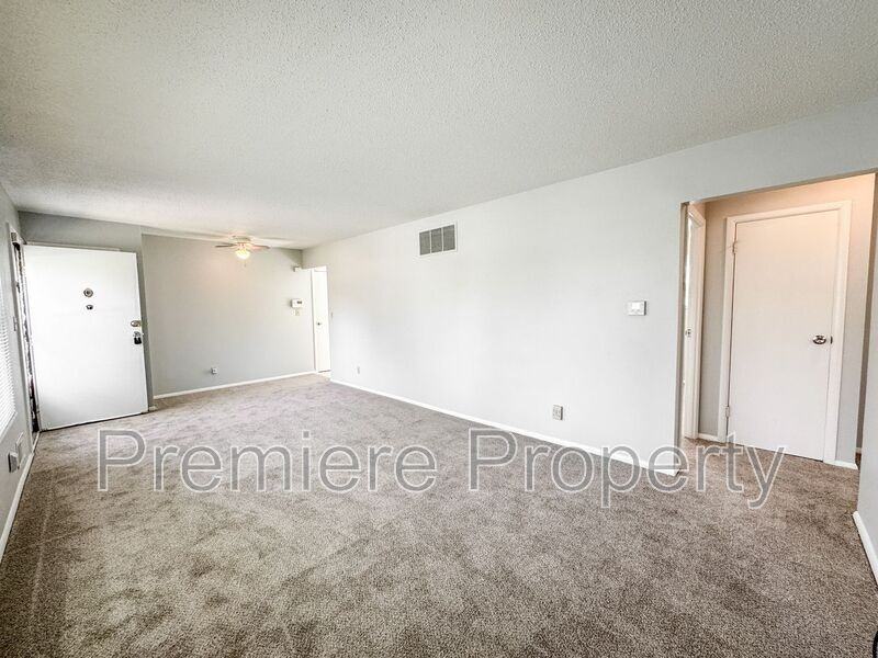 11020 Cambridge Ave - Photo 2 of 8