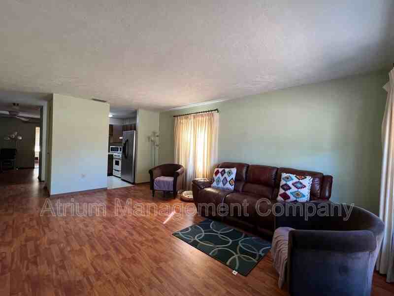 913 New Bedford Dr - Photo 3 of 21