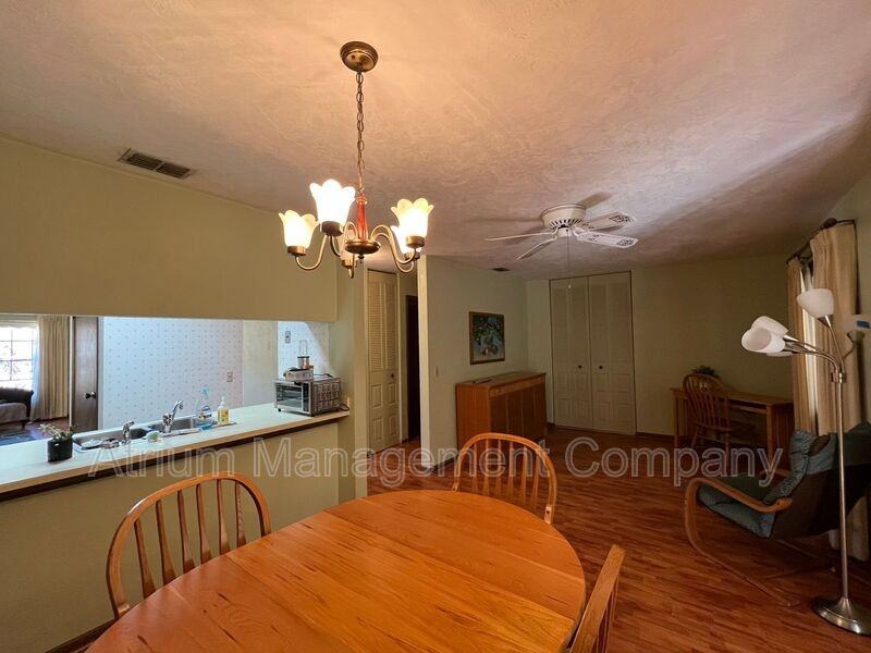 913 New Bedford Dr - Photo 7 of 21