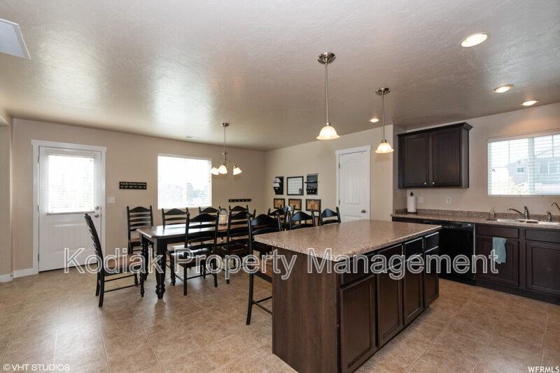 1549 Old Shepard Cir - Photo 5 of 35