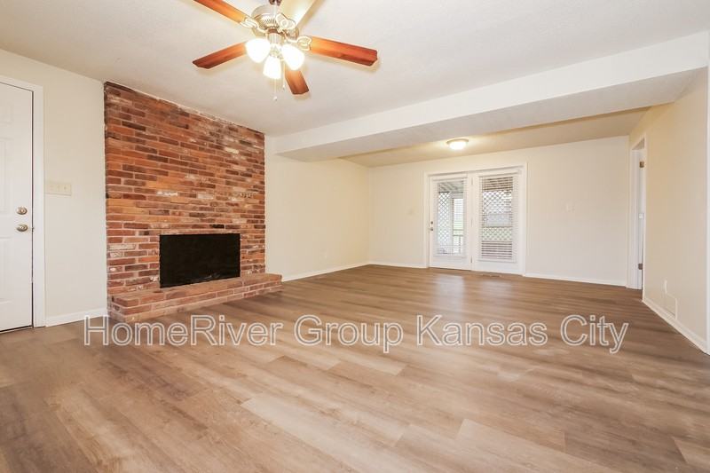 12818 E 50th Ter S - Photo 3 of 21