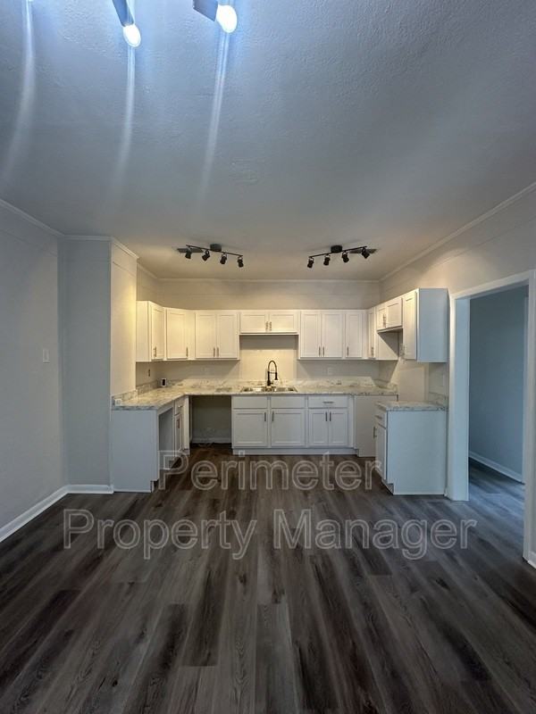 1804 Callahan St - Photo 3 of 11