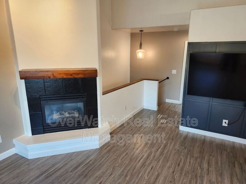13839 Hunterwood Ln - Photo 4 of 24