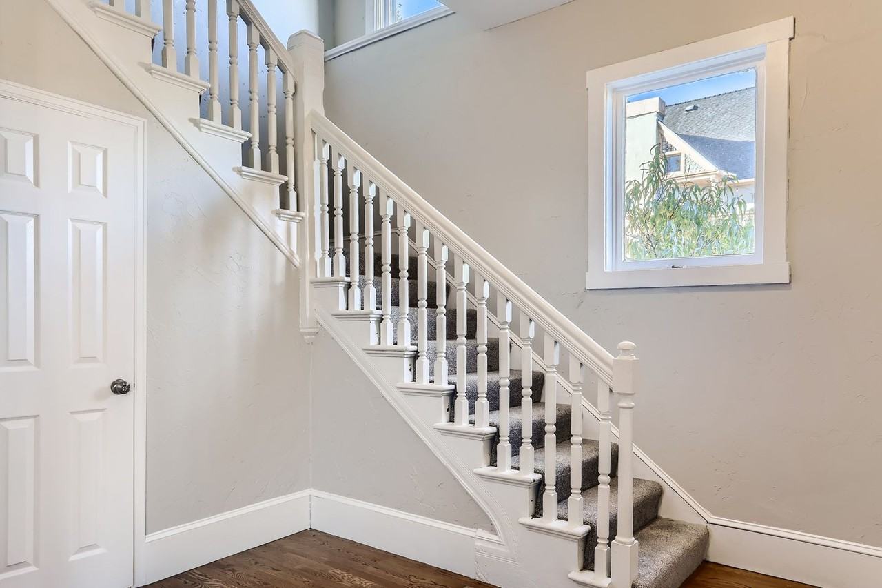 1839 Grove St - Photo 4 of 30