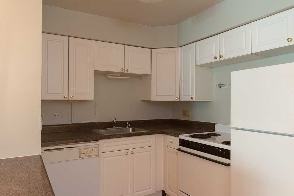 1446 N Dearborn St #4F - Photo 2 of 20