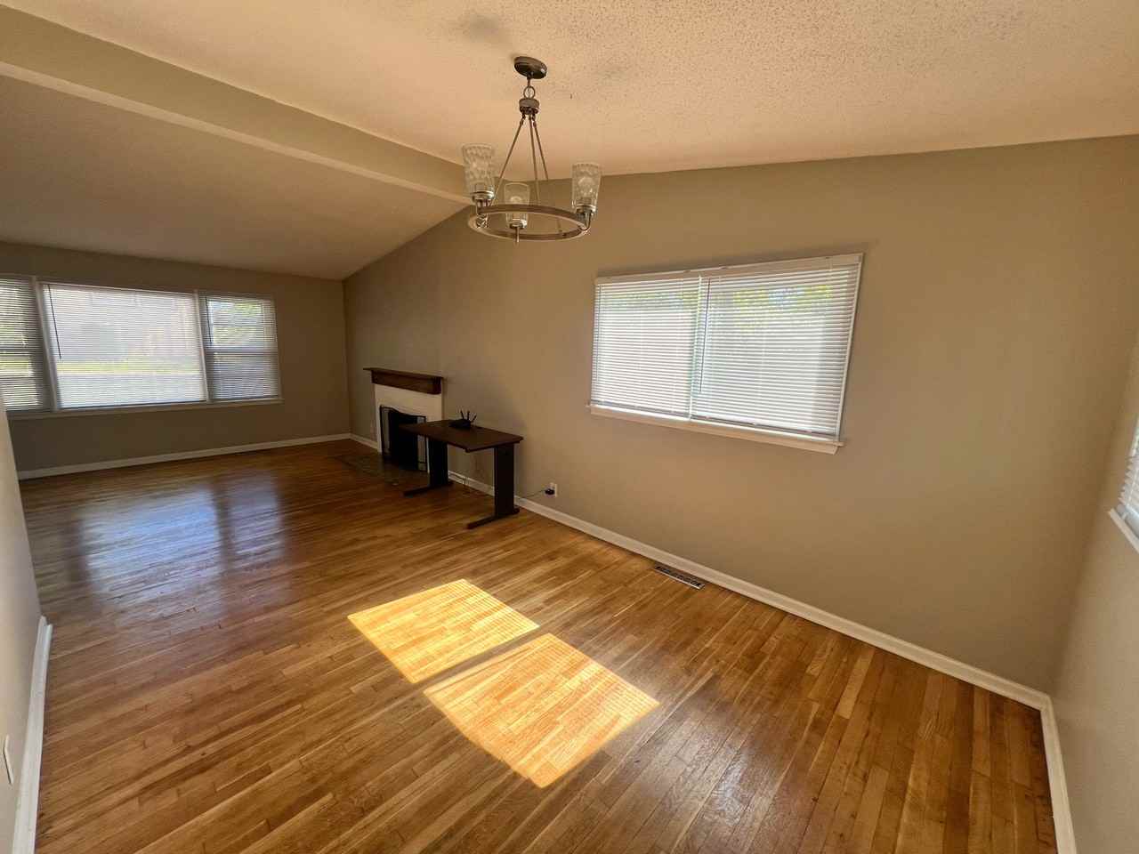 406 8th St - Photo 3 of 12