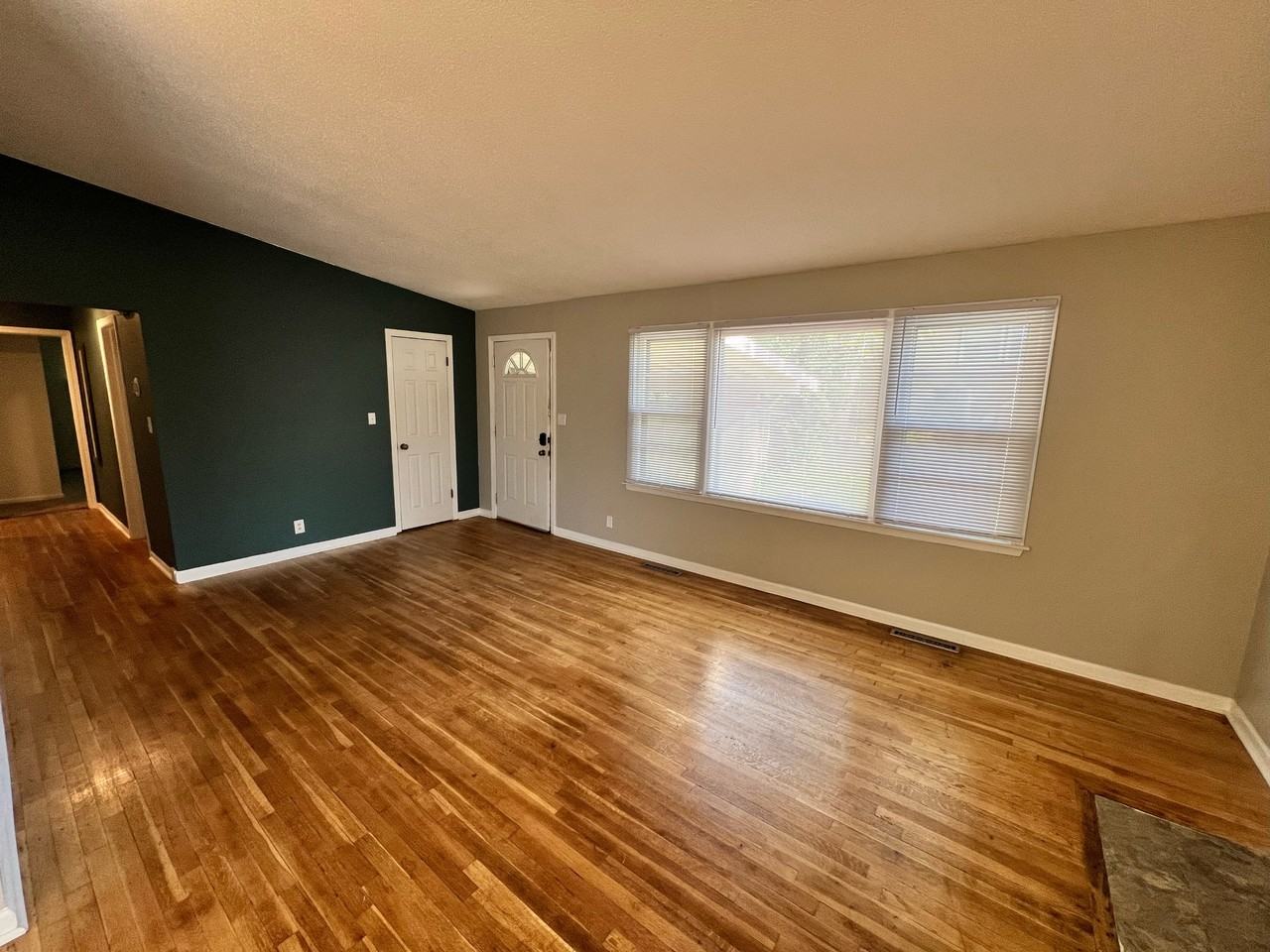 406 8th St - Photo 4 of 12