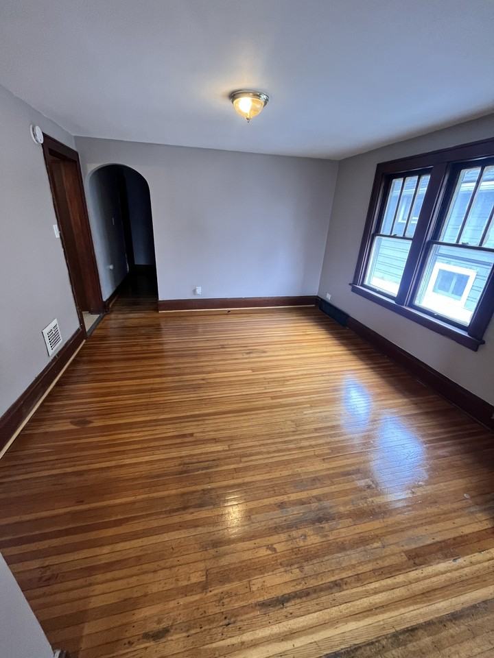 19 Dunlop Ave - Photo 2 of 11
