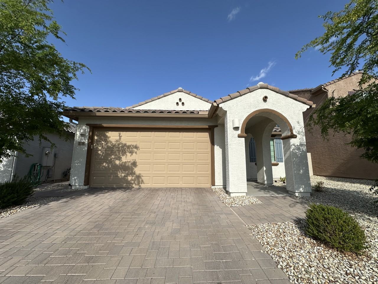 5708 N 88th Ave - Photo 4 of 42