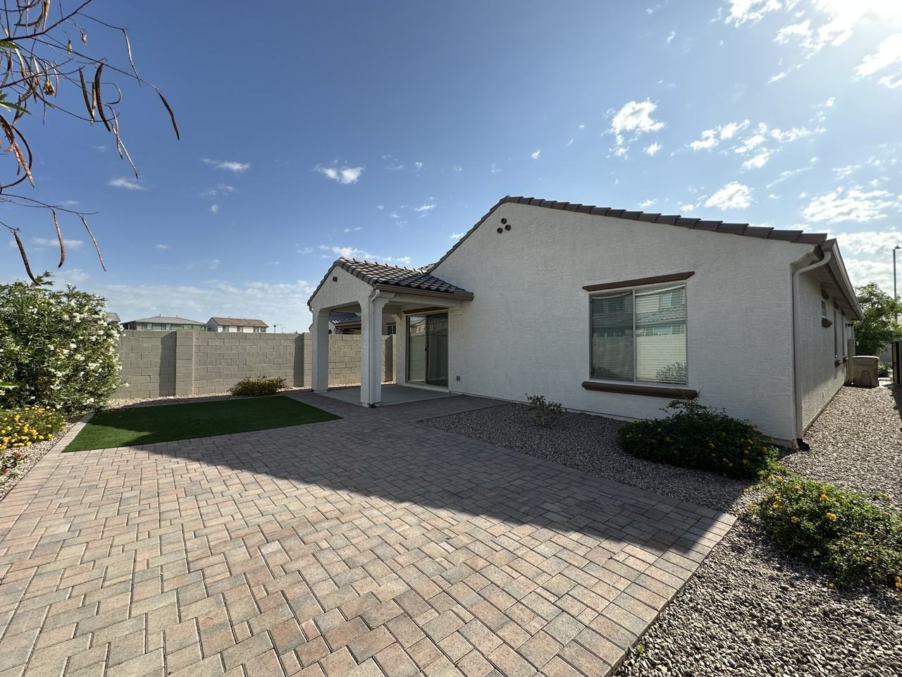 5708 N 88th Ave - Photo 6 of 42