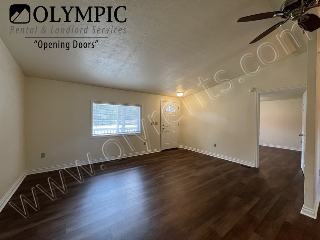 6498 Glen Ct Se - Photo 6 of 32