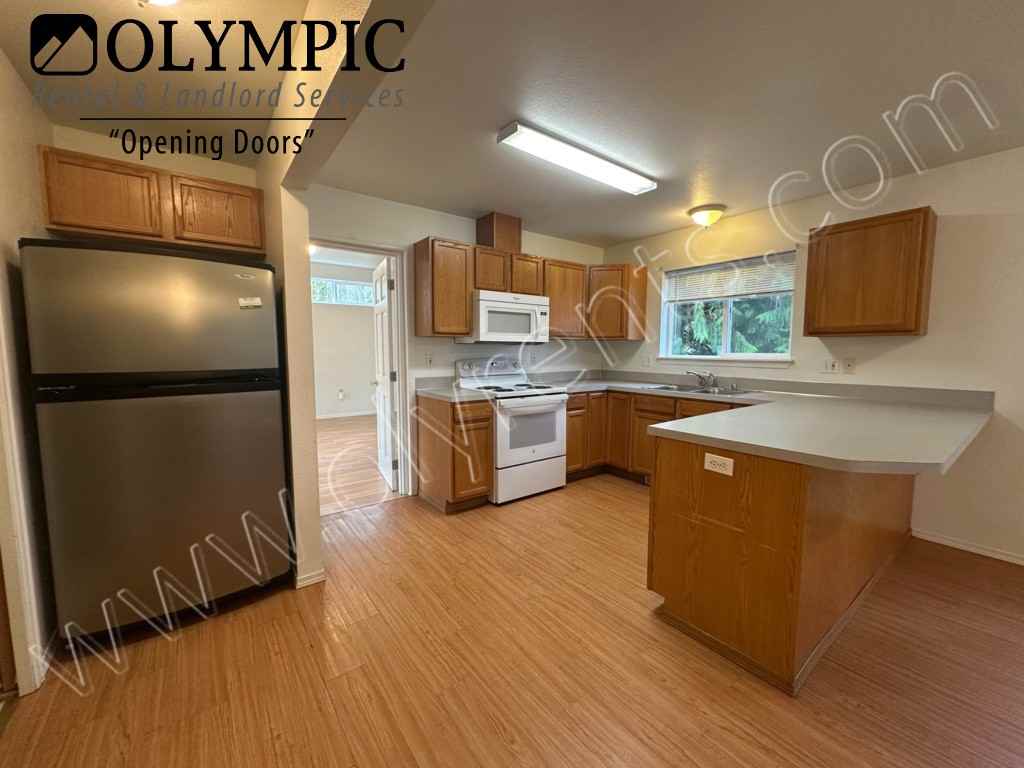1506 Evanston Ct Ne - Photo 7 of 25