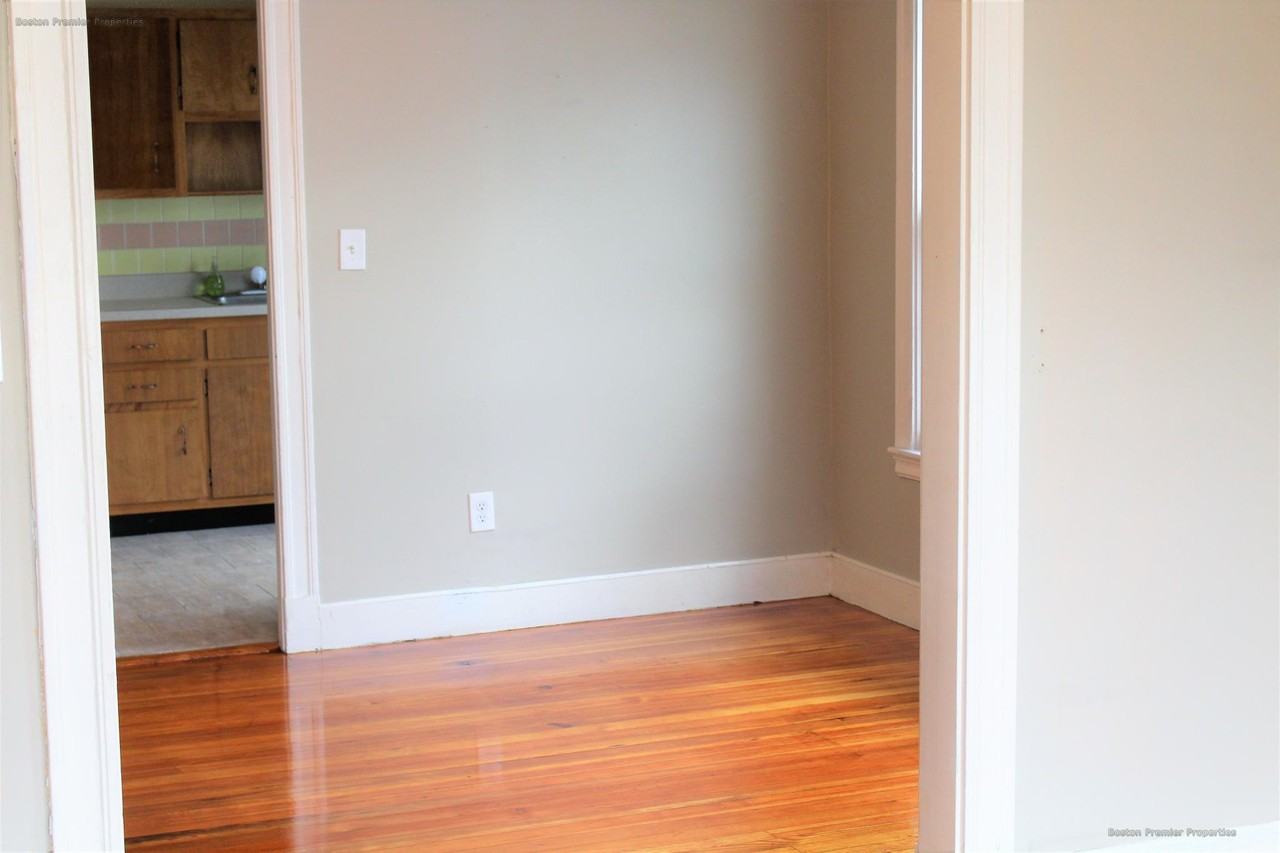 Pembroke St #1A - Photo 3 of 17