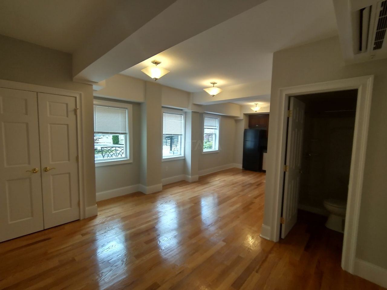 101 Morse St #101