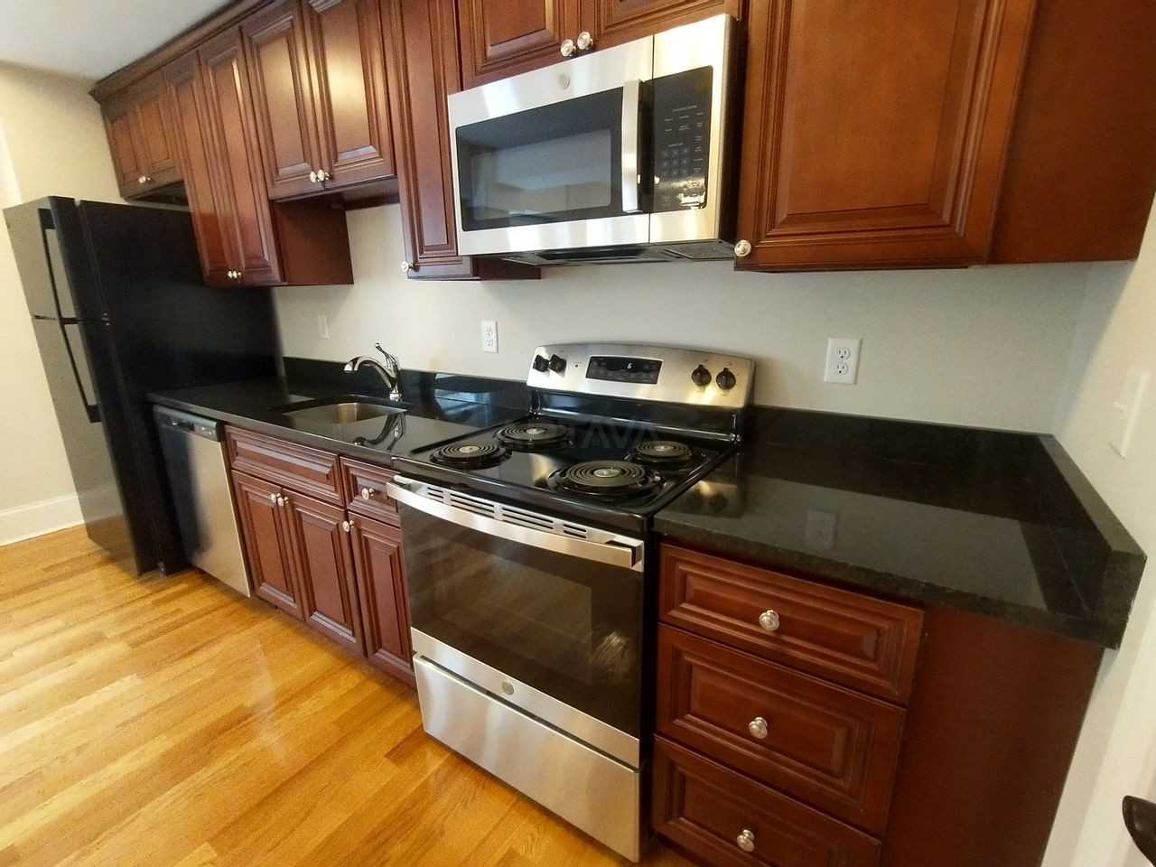 101 Morse St #101