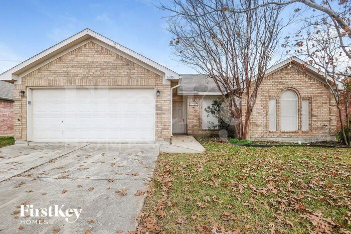 6715 White Tail Ln - Photo 2 of 15