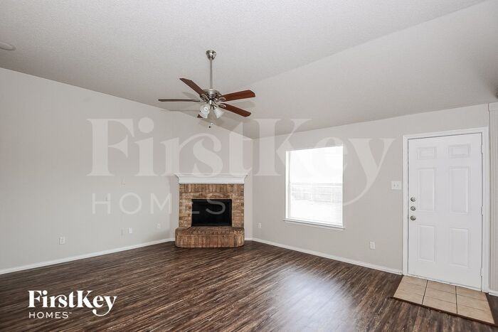 6715 White Tail Ln - Photo 3 of 15