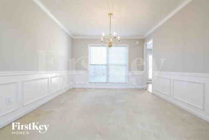 1464 Claredon Dr - Photo 3 of 15