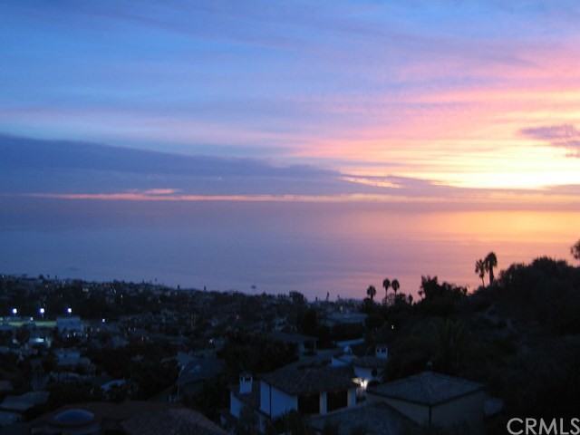 1326 Skyline Dr - Photo 2 of 24