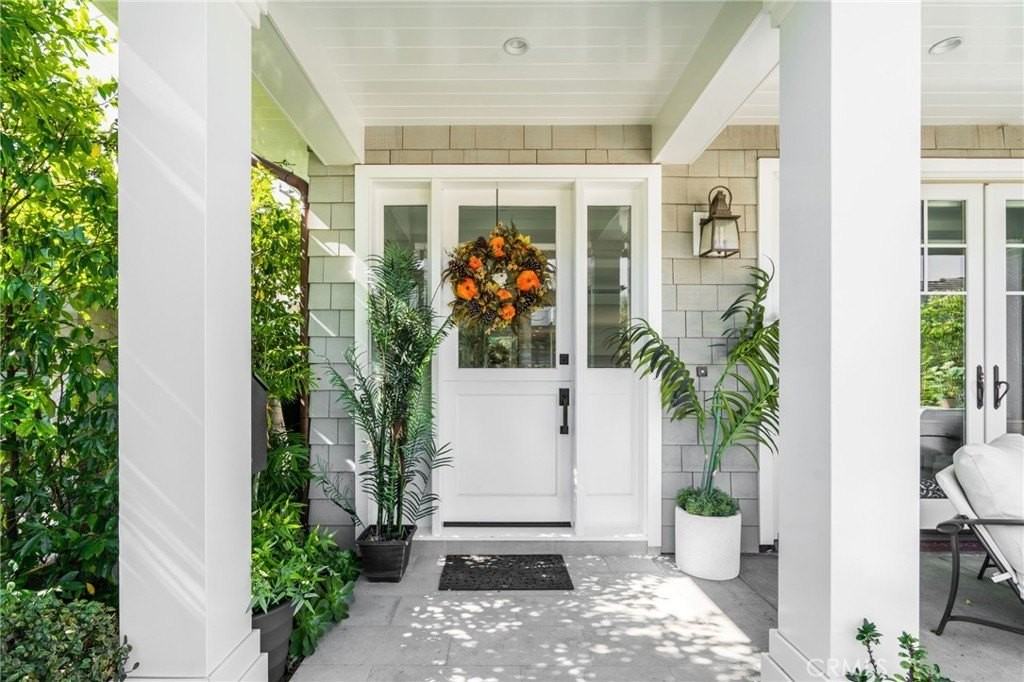 217 Coral Ave - Photo 4 of 37