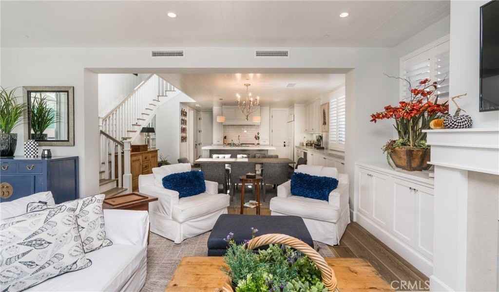 217 Coral Ave - Photo 7 of 37