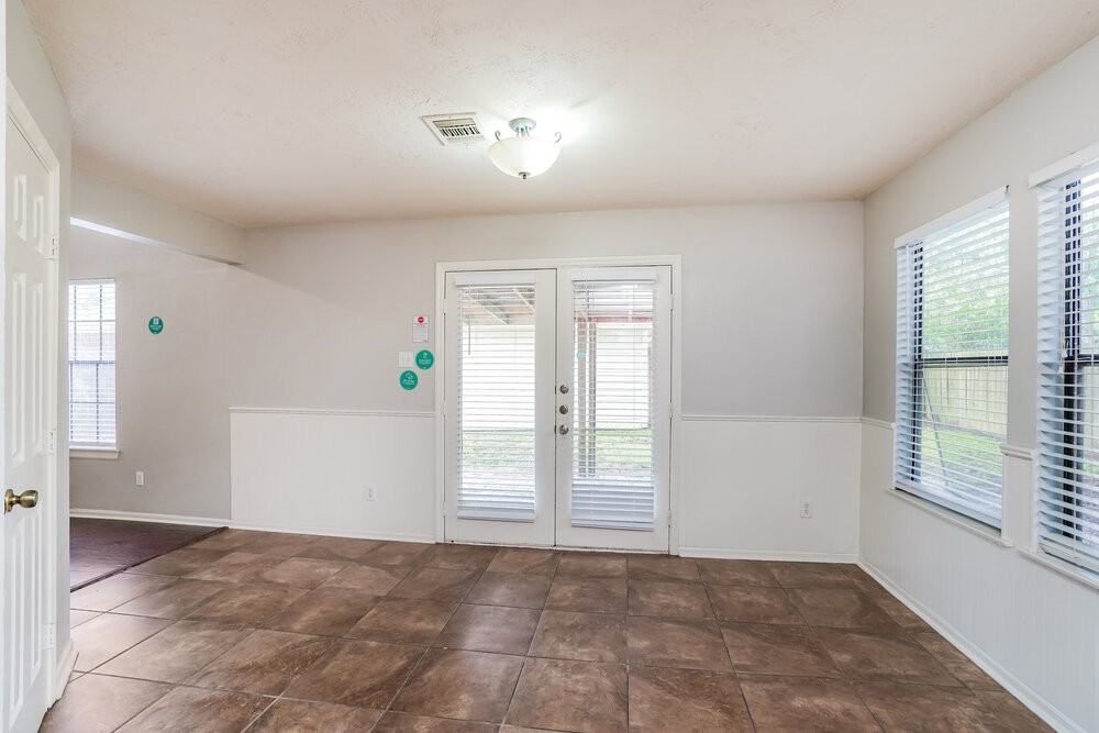 7715 Springville Dr - Photo 7 of 17