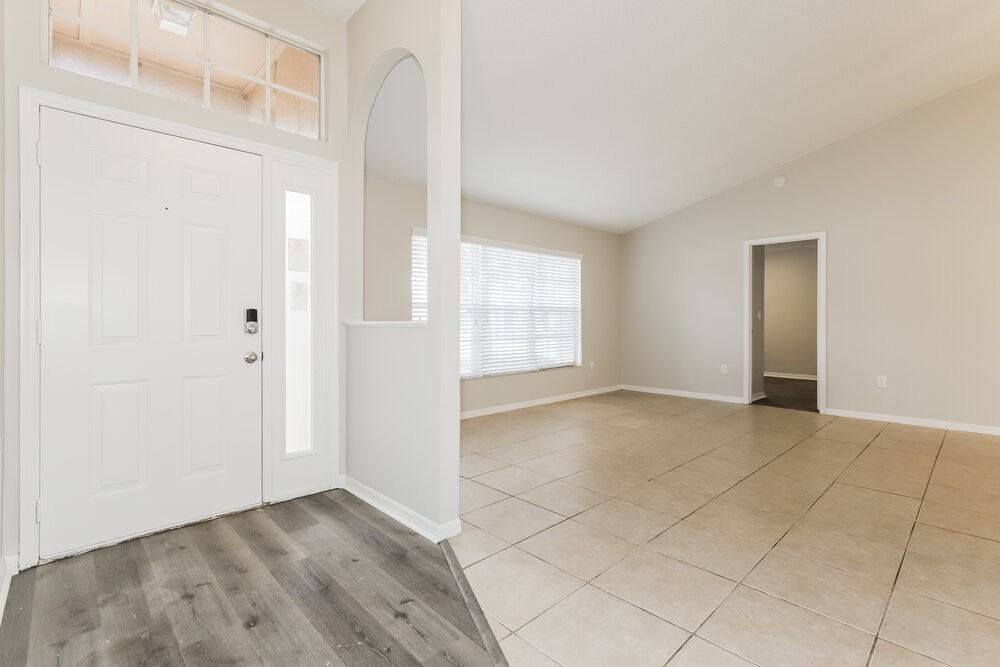 1807 Staysail Dr - Photo 3 of 16