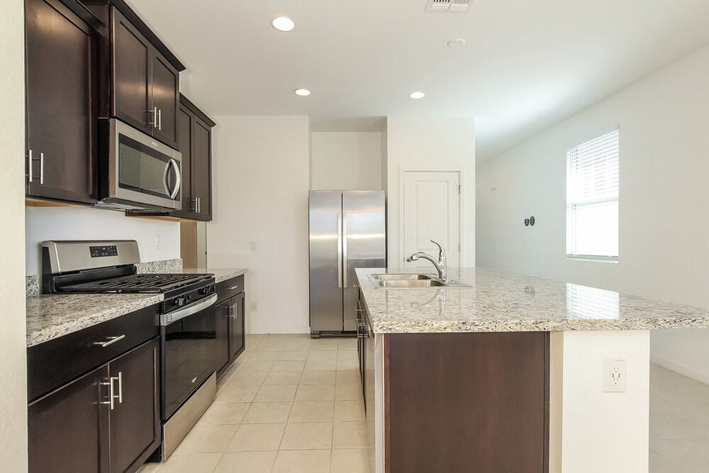 4810 S 107th Ln - Photo 7 of 16