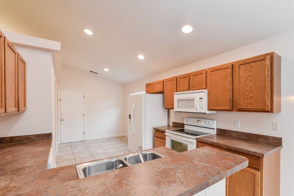 2708 Eagle Creek Ct - Photo 7 of 16