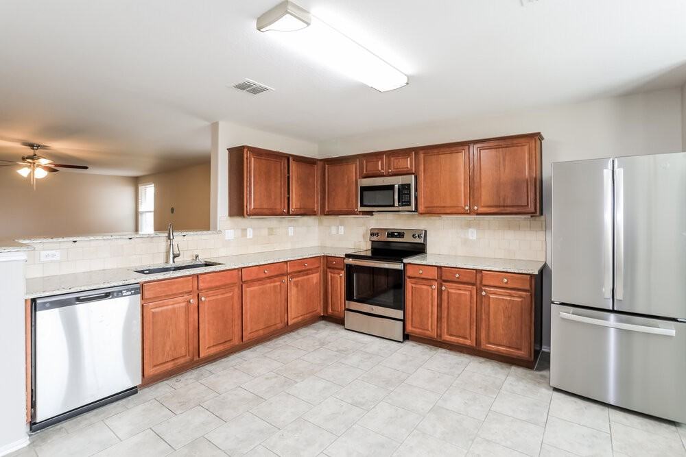 7609 Scarlet View Trl - Photo 6 of 16