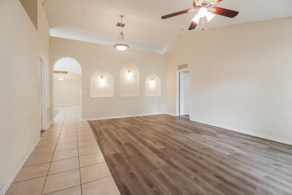 2221 Nettlebrook St N - Photo 3 of 16