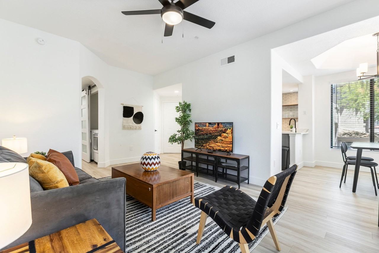 15608 North 71st Street - Photo 2 of 93