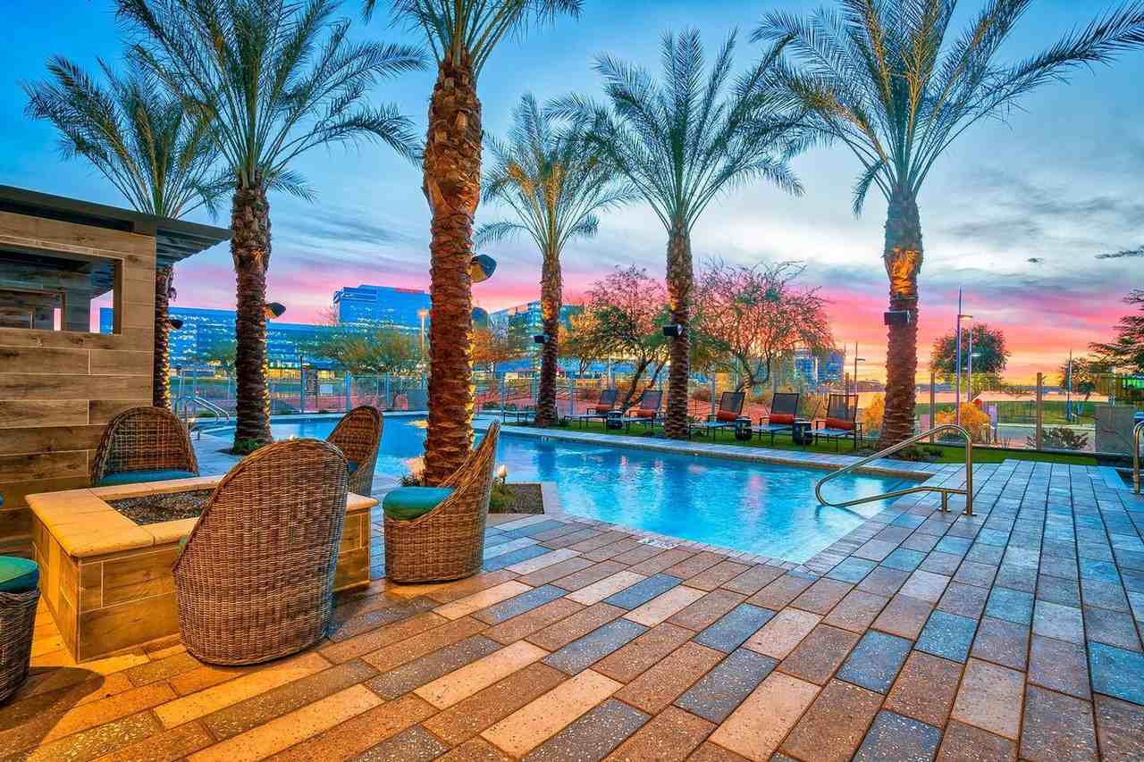 555 North College Avenue - Photo 2 of 62