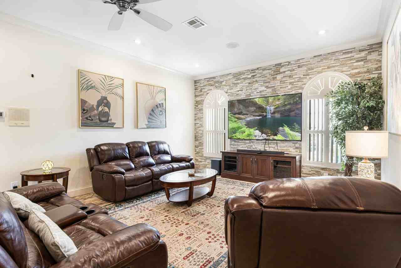 842 Miramar Court #1028540P - Photo 4 of 50