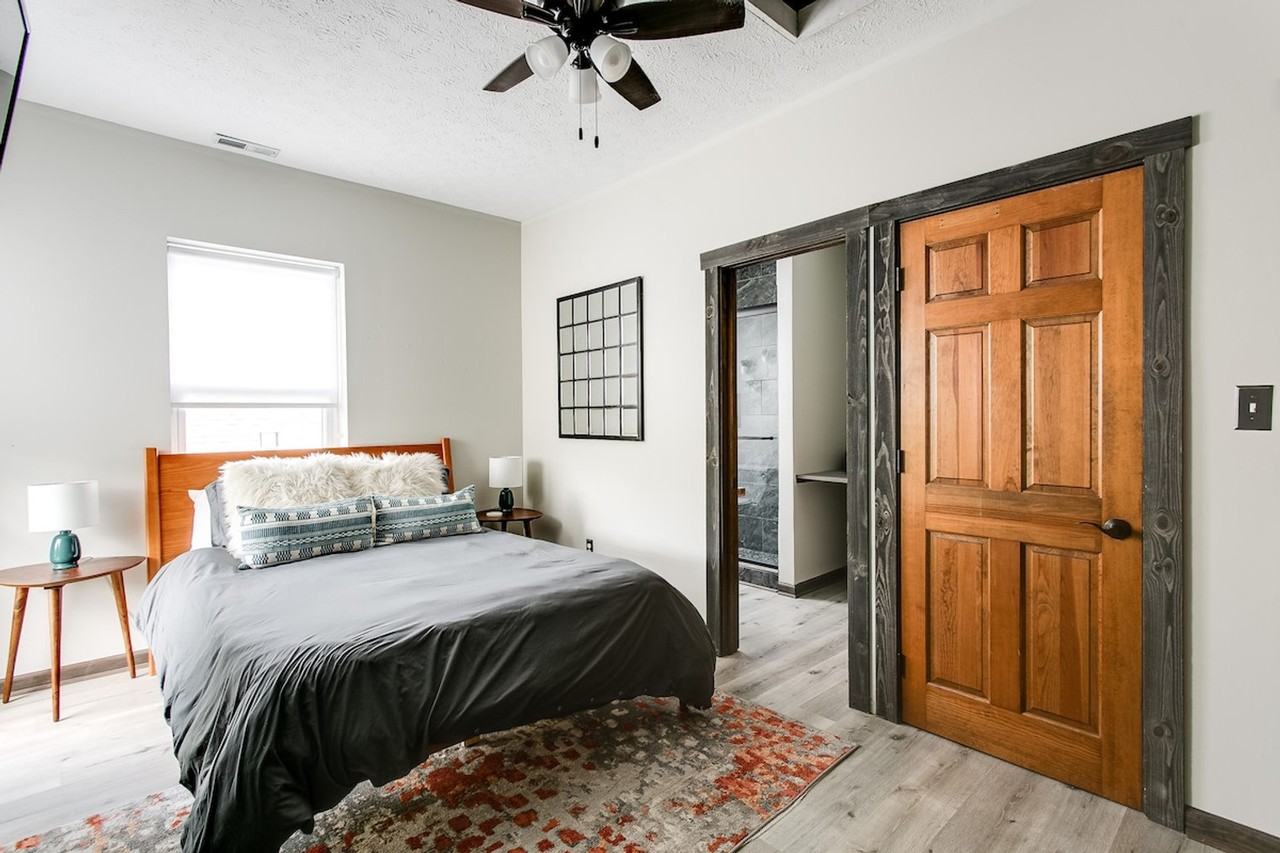 725 E Breckinridge St #1028894P - Photo 5 of 40