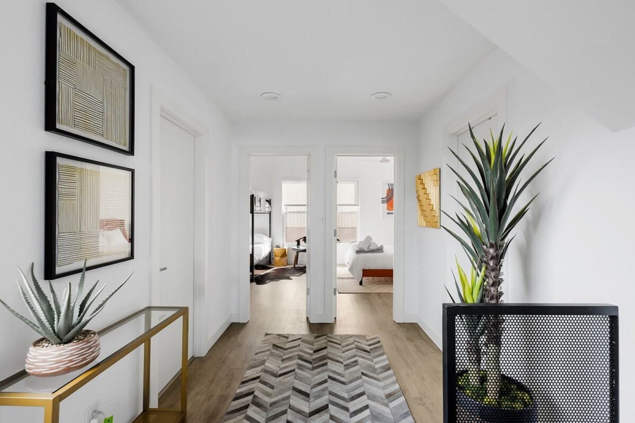 930 E Jefferson St #1028897P - Photo 3 of 43