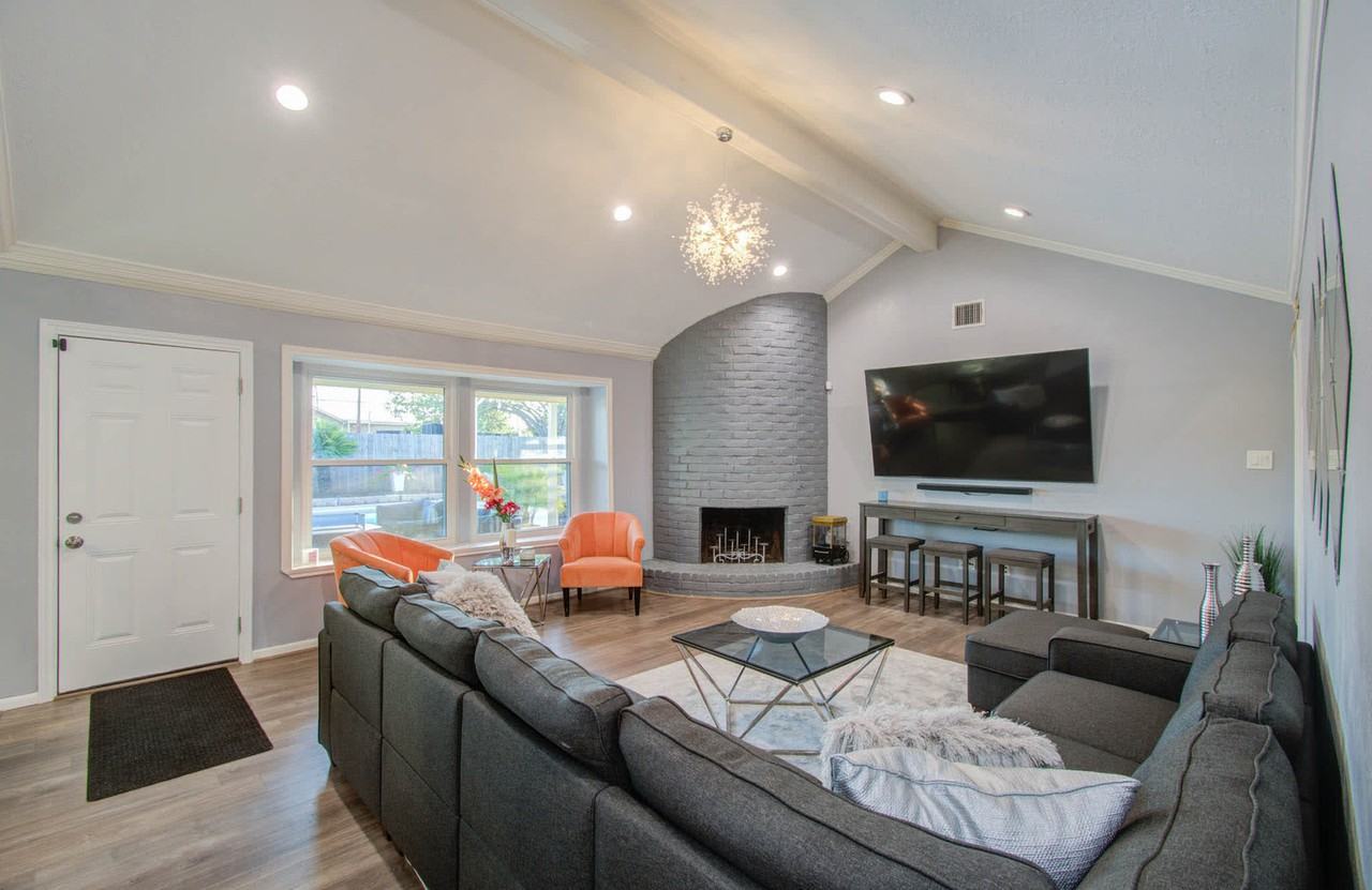 10606 Kirkwren Dr #1029082P - Photo 2 of 38