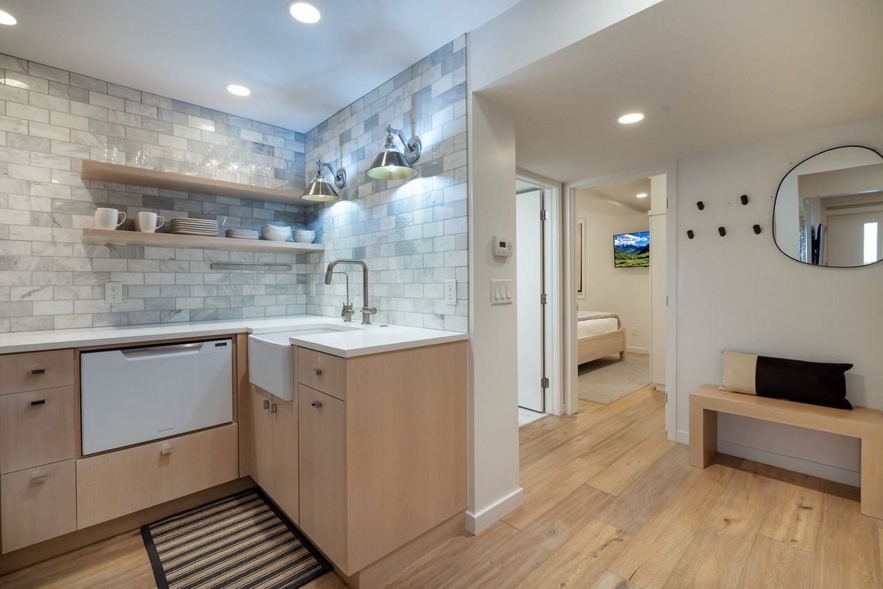 800 South Mill Street - Photo 4 of 146