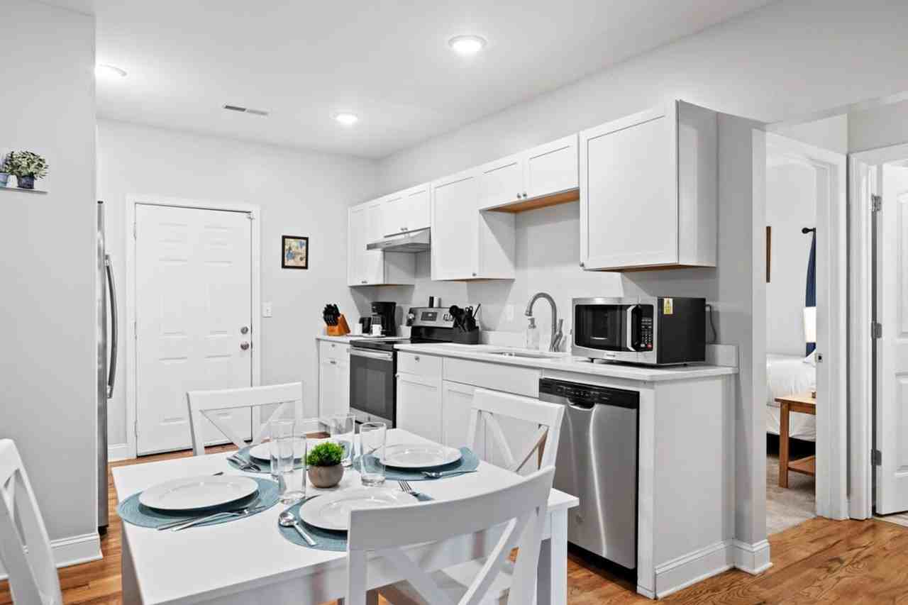 2515 Bailey Ave #1043538P - Photo 3 of 26