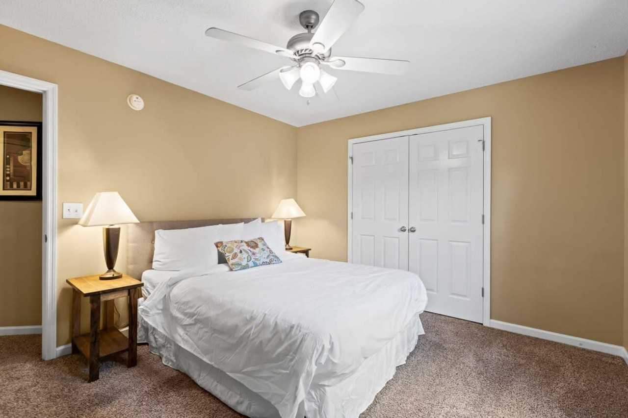 222 Elmwood Dr #1043555P - Photo 4 of 37