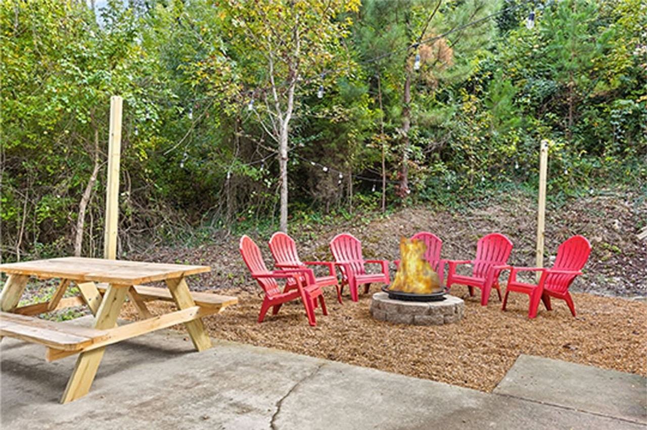 222 Elmwood Dr #1043555P - Photo 6 of 37