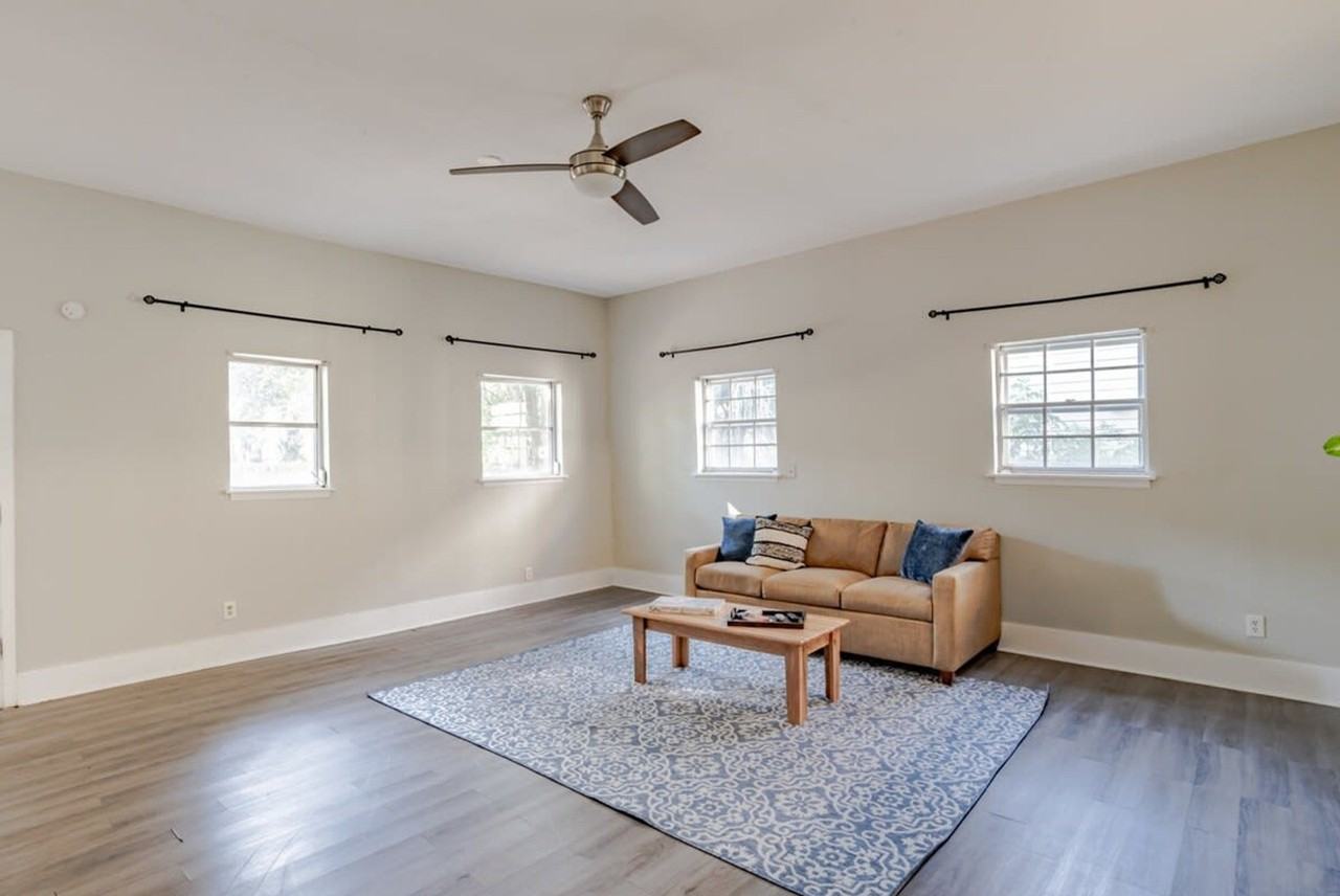 402 Michigan Ave #1043648P - Photo 4 of 43