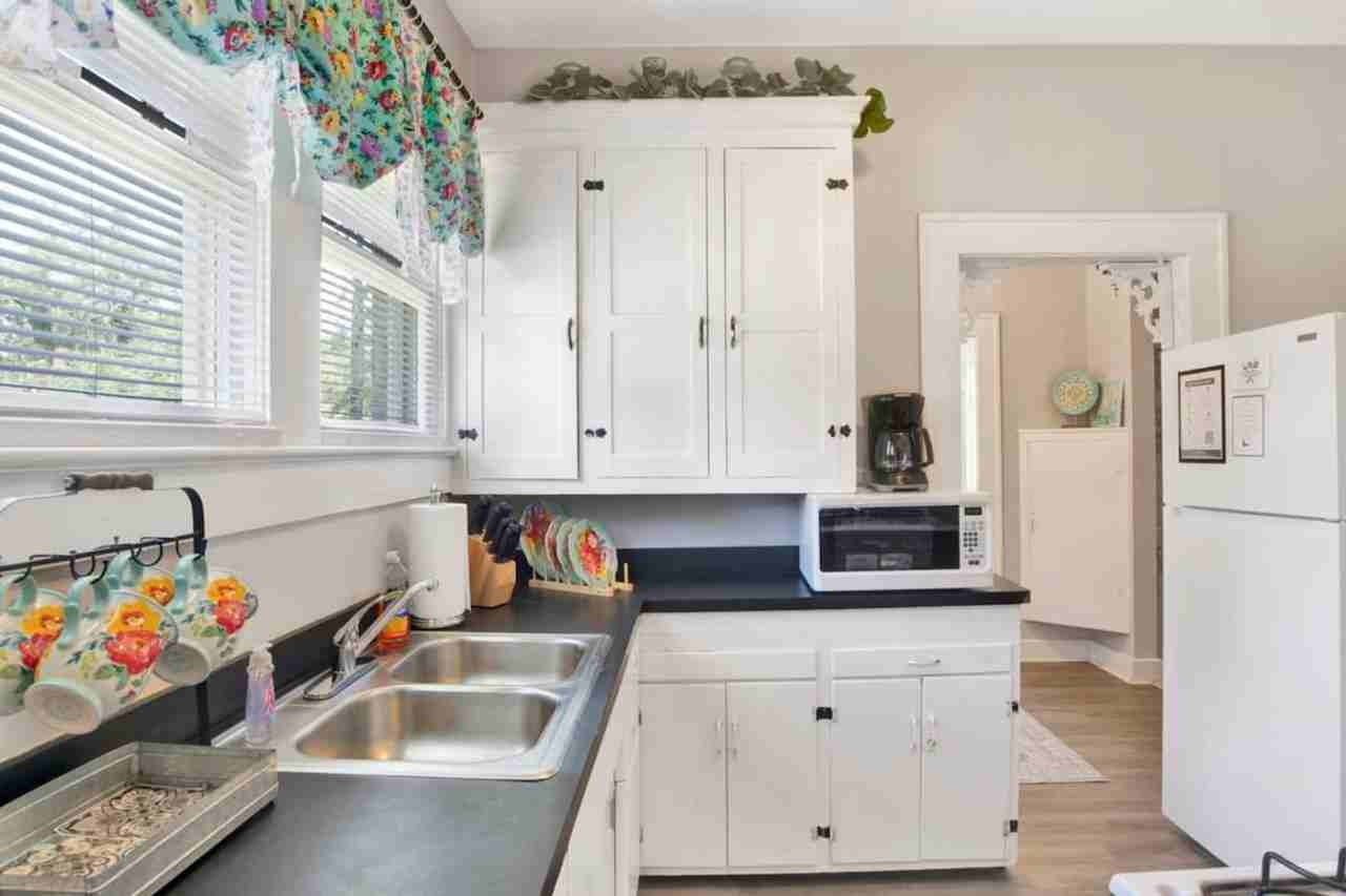 150 Hannon Avenue - Photo 4 of 27