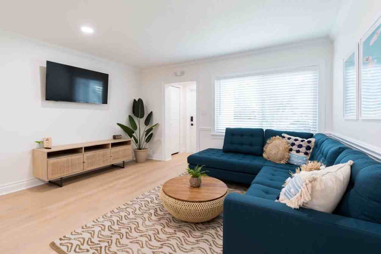 402 South Orlando Avenue - Photo 2 of 72