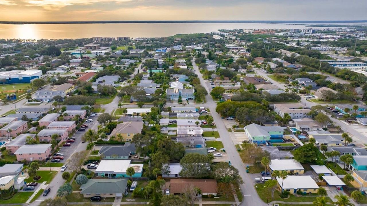 425 Jefferson Avenue #1044398P - Photo 3 of 32