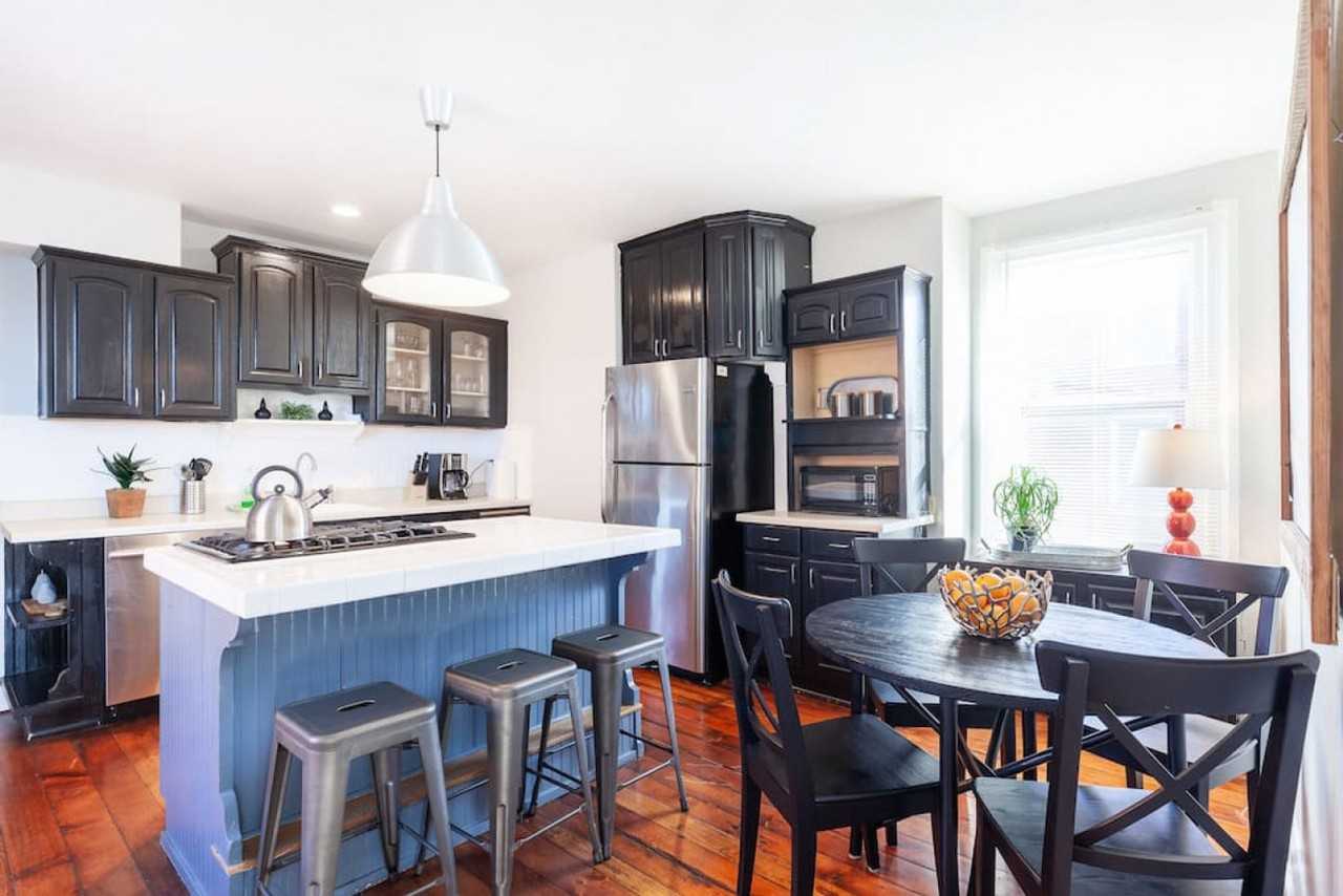 1614 Mansfield Street - Photo 5 of 50